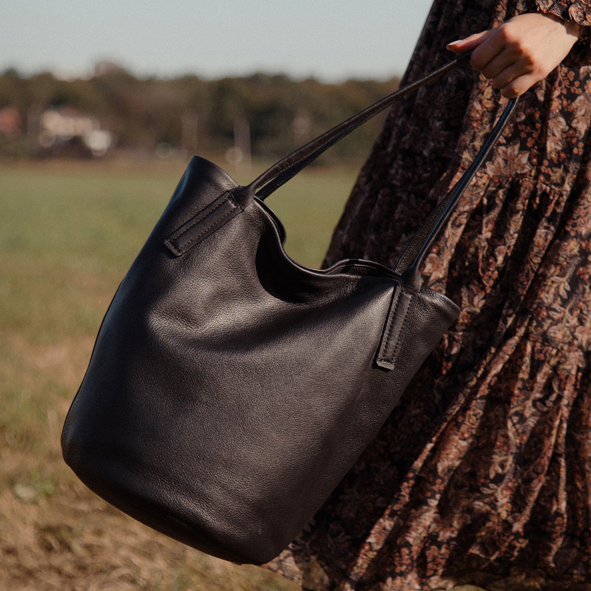 Black Waverly Bucket Tote