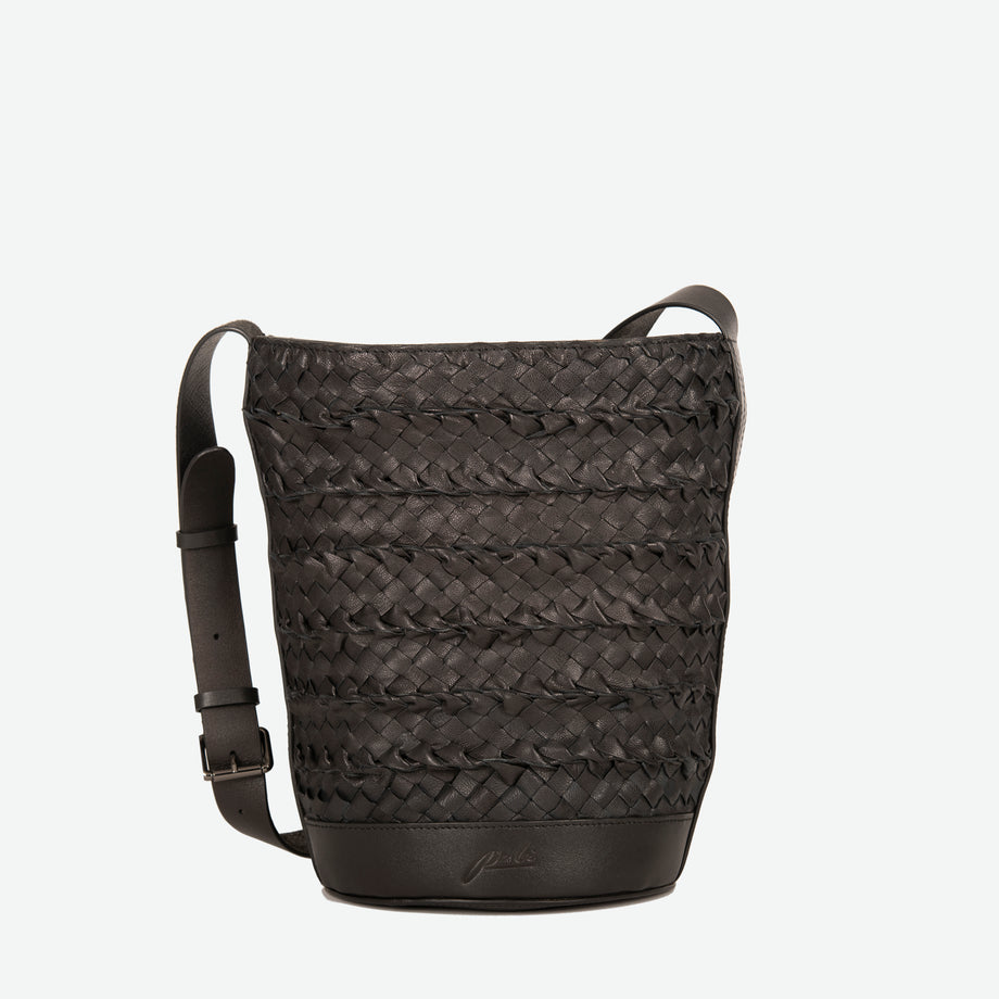 Woven handbag with adjustable shoulder strap